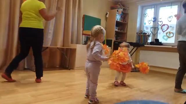 Осенний танец смотреть онлайн