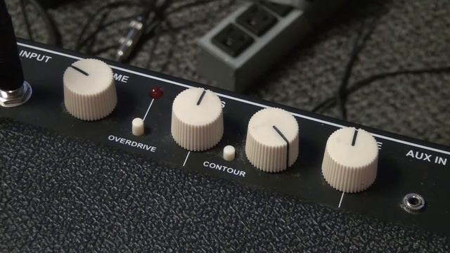 Fender Rumble 25 Amplifier Review смотреть онлайн