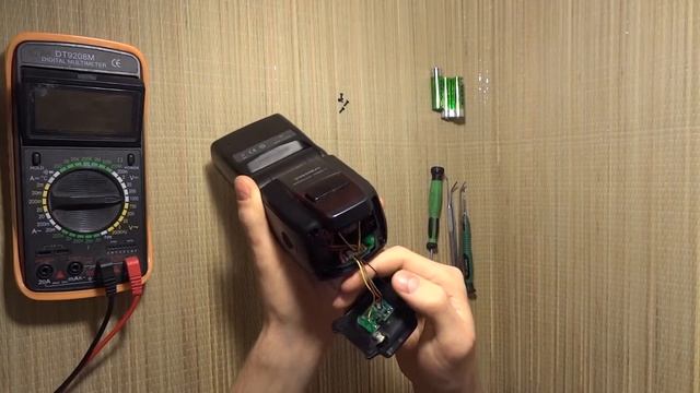 Ремонт фотовспышки Yongnuo YN560II. Не работает, замена башмака вcпышки. смотреть онлайн