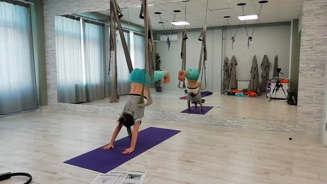 Воздушная собака мордой вниз смотреть онлайн