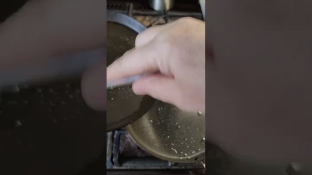 КОГДА НЕТ МОЛОКА,БЛИНЫ ВСЁ РАВНО ПЕКУ- НА ВОДЕ. смотреть онлайн