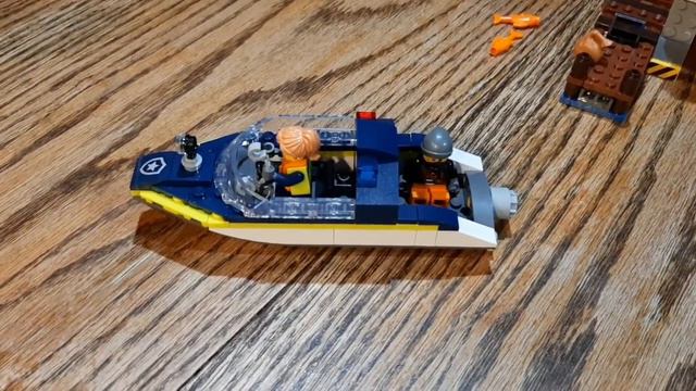 Lego City 60417 Police Speedboat And Crooks' Hideout (NEW 2024 Set 311 Pcs)