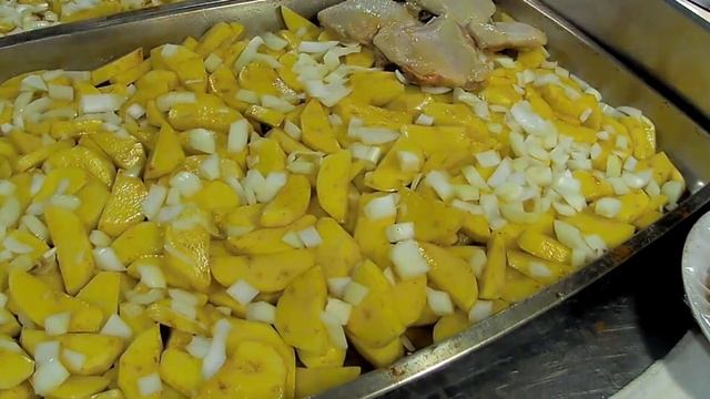 жаркое в духовке /запеченная курица с картошкой в духовке смотреть онлайн