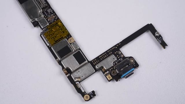 Inside Google's New Pixel 7 - Teardown and Repair Assessment смотреть онлайн