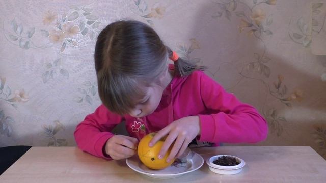 Подсвечник из апельсина. Новогодние поделки своими руками. Украшения дома на новый год 2019 смотреть онлайн