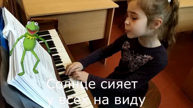 Детская песенка про лягушат. Обычный урок в музыкальной школе 0 класс. Первая мелодия, первые ошибк смотреть онлайн