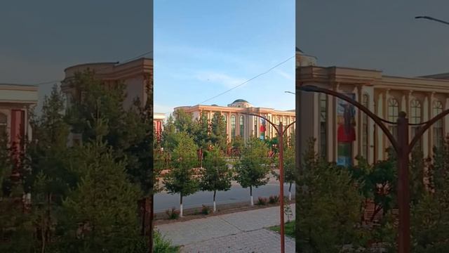 Круглосуточная луна над городом 🌙 смотреть онлайн