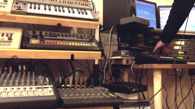 Electro Bass __|•.•|__ смотреть онлайн