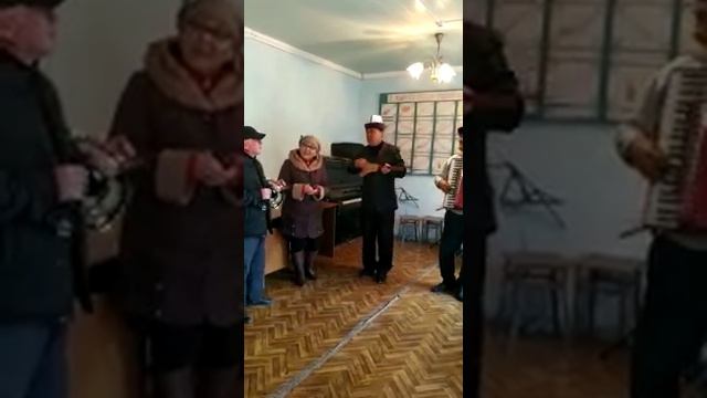 Шахра Талипова баштаган чыгармачыл топ.Репетиция учуру... смотреть онлайн