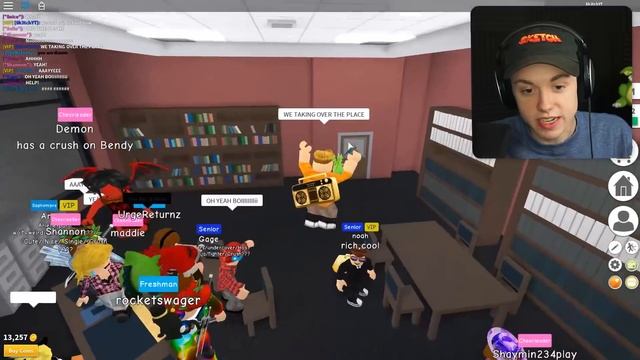 PRANKING THE PRINCIPAL IN ROBLOX HIGHSCHOOL смотреть онлайн