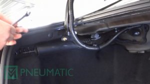 Установка амортизаторов (упоров) багажника Lada Vesta (арт. AB-LD-VS00-00) от upory.ru