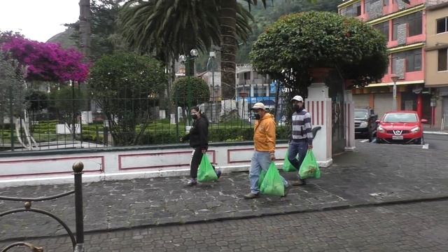 Эквадор, жизнь на карантине на океане Салинас и в горах Баньос! смотреть онлайн