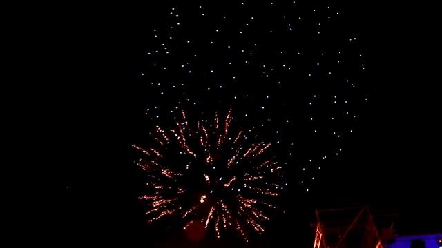 Салют на День города Луганска (12.09.2015) смотреть онлайн