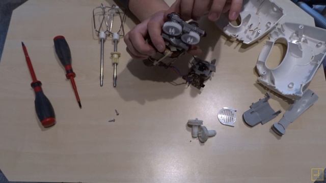 Naprawa miksera Zelmer mixRobi - nie obracają się ubijaki. смотреть онлайн