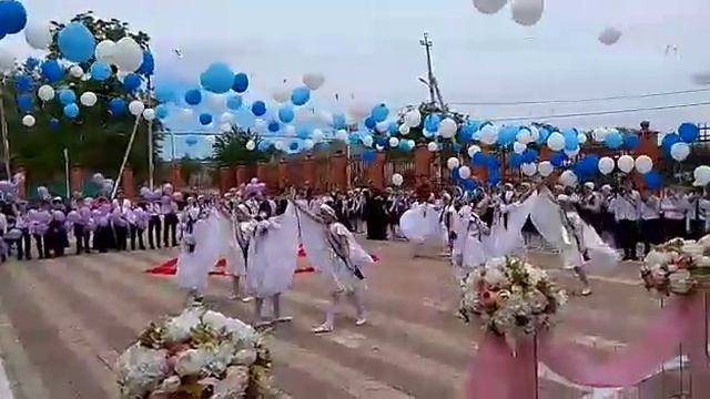 Танец "ПТИЦЫ МОИ ПТИЦЫ" НА ВЫПУСКНОЙ ???????? смотреть онлайн