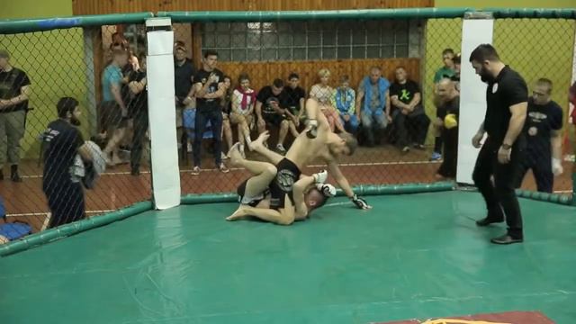 Олексій Олійник проти Олексія Палєтного на РРС-6 смотреть онлайн