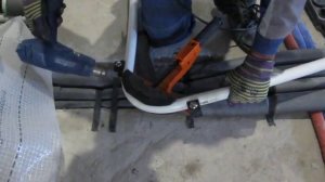 Как быстро и правильно загнуть металлопластиковую трубу 32мм трубогибом арбалетного типа без  усили