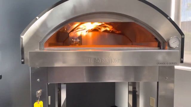 ilFornino Gas Ovens- The ilFornio Grande G-Series смотреть онлайн