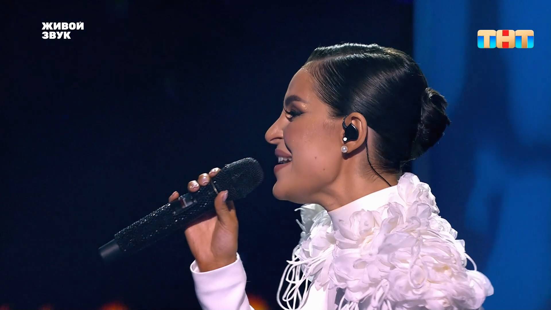 Seville (Artik & Asti) и Габриэль Александров «На берегу неба»