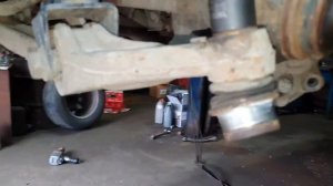 Замена задней нижней шаровой мерседес ml,gl и r класс.