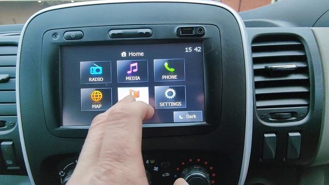 2015/65 Renault Trafic 1.6dci Crew Combi DCIV - New Chapel Car Company Southampton смотреть онлайн