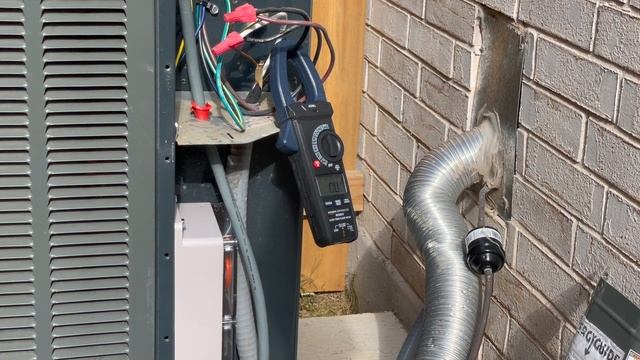 Running a 4 Ton AC on a GENERATOR - Micro-Air Easystart 368 Installation & Testing смотреть онлайн