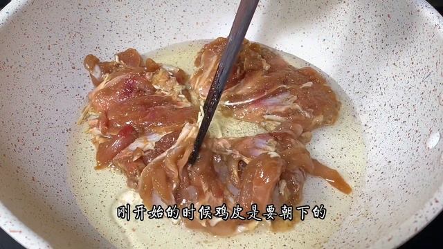 雞腿最好吃簡單做法，不油炸不紅燒，上桌都喜歡 How to make chicken legs【阿朝哥美食】#雞腿 #雞腿食譜 #雞腿做法 смотреть онлайн