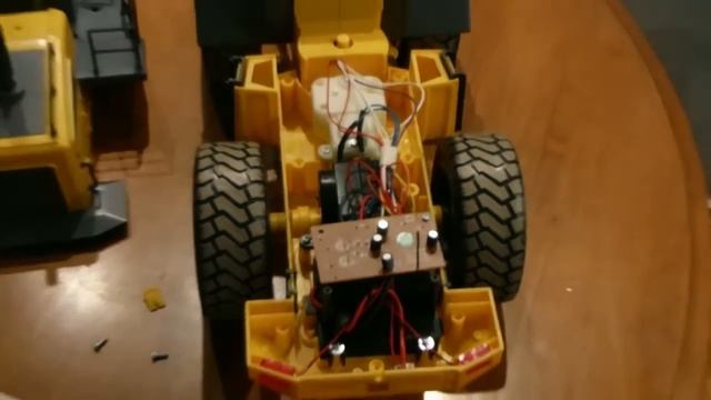 Hobby Engine 1/14 scale wheel loader a look inside смотреть онлайн