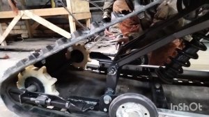 Самодельный снегоход. Натяжка гусеницы.