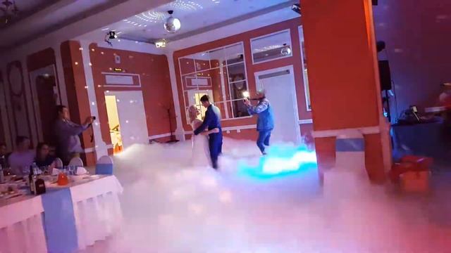 Тяжелый дым. Банкетный ресторан Праздник. Свадьба 1 сентября. смотреть онлайн