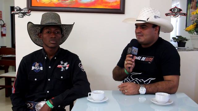 Entrevistado da Semana - João Cristiano de Oliveira de Itaguajé (PR) смотреть онлайн