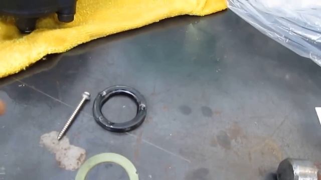 Power Steering Fluid Leaking on a General Motors Steering Gear Box смотреть онлайн