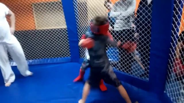 Совместная тренировка с ребятами из секции КЭМПО. Поборолись, поспарринговались, обменялись опытом. смотреть онлайн