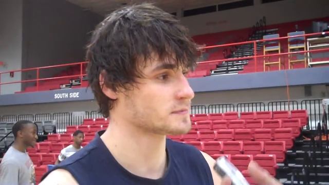 Nicholls Basketball Forward Anatoly Bose Postgame 2-19-11.MP4 смотреть онлайн