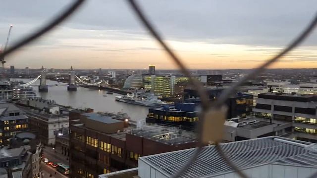 The Monument ( Great Fire of London ) nice view смотреть онлайн