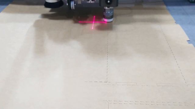 Перфорация на плоттере Ruizhou серии RZCRT смотреть онлайн