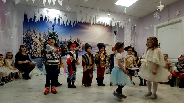 Новогодний утренник в д\с "Здоровый ребенок" смотреть онлайн