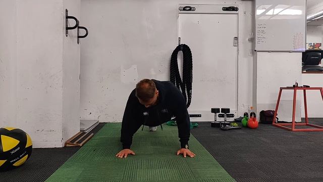 Bicycle v1 - Mountain Climbers v1 - Plank смотреть онлайн