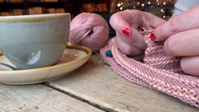 A day in the life of me, The Millennial Knitter. смотреть онлайн