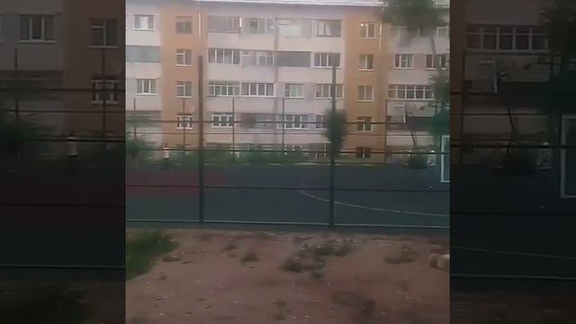 Футбольные ворота упали на подростка на детской площадке в Кисловодске смотреть онлайн