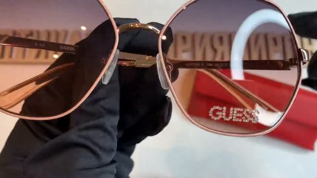 Очки солнцезащитные 7696-S 28В Guess c футляром смотреть онлайн
