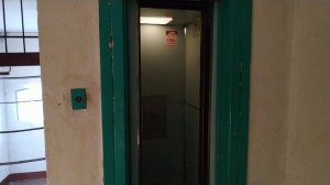 Очень шумный лифт "Строммашина", Г/П 350 кг, V=0,65 м/сек (ул. Калиновая, 82, г. Днепропетровск)