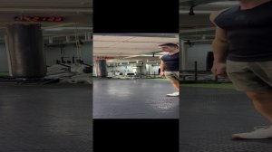 Выпады с шагом вперед