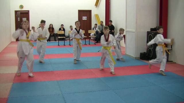 Тхэквондо. Алькор. Аттестация на жёлто-зелёный пояс смотреть онлайн