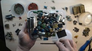 Какие радиодетали из СССР содержат драгметаллы. На примере плат от телевизора Горизонт Ц-355.