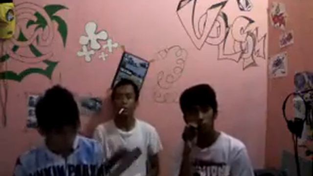 band rock alternatif entol vocalis, eko gitaris, bocil drummer смотреть онлайн