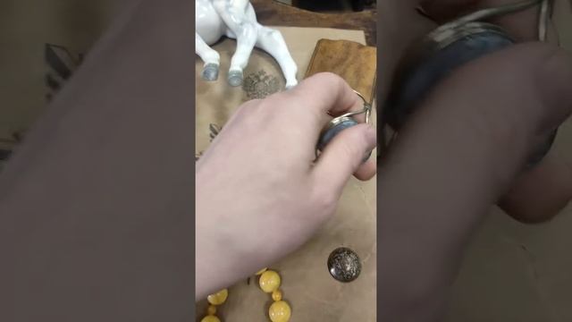 Чтобы прокормить кота, продала антиквариат смотреть онлайн