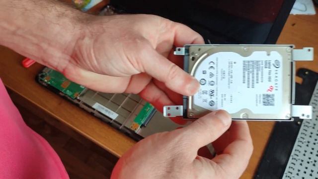 Почему Виндовс не запускается? Неисправность жесткого диска HDD. Замена HDD на SSD в ноутбуке Asus. смотреть онлайн