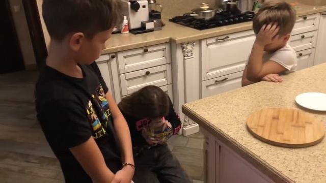 Вечер с французскими бульдогами и семьёй Дока смотреть онлайн