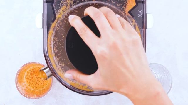 Морковно-апельсиновый сок в соковыжималке Panasonic MJ-DJ31 смотреть онлайн